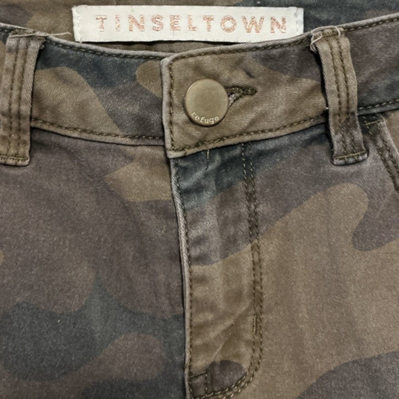 Tinseltown Camouflage Jeans Women Size 0 Pants Ripped Distress Mid Rise