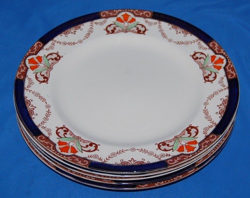 J & G Meakin "Sol" series: 5 "Queen Elizabeth" dinner plates