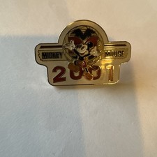 Pin's sur broche vintage Mickey Mouse 2001 daté 3D WDW Disney Pin