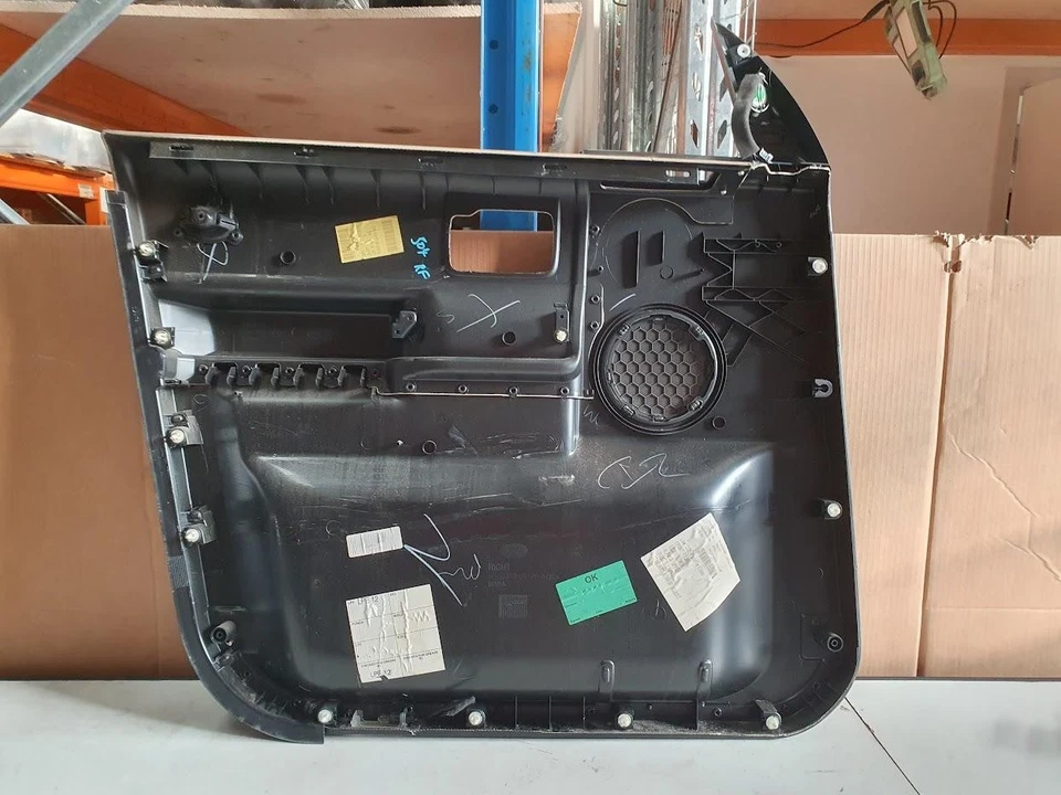 LANDROVER DISCOVERY L319 DOOR TRIM RH FRONT, TAN/BLACK, 03/05-09/09 - image 3 of 3