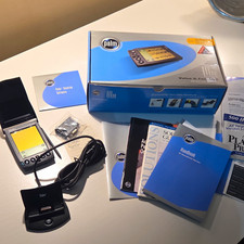 Palm IIIxe Palm III PDA 160x160 B W Touchscreen 2MB Palm OS Box Cradle w Stylus