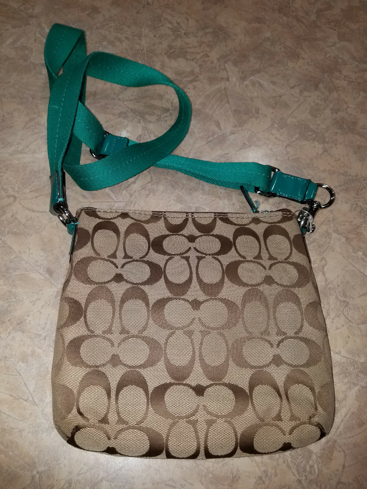 Authentic Coach Small Crossbody bag Green/Brown Twist… Gem