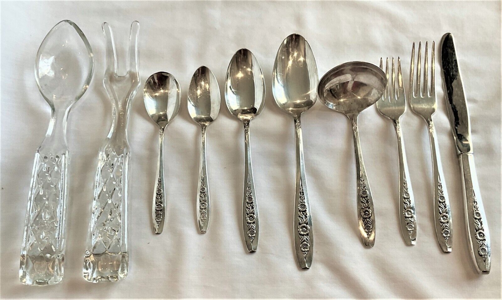 Silver Plate Flatware - Wm Rogers & Son, 8 Place Setting, 1952 Primrose Pattern