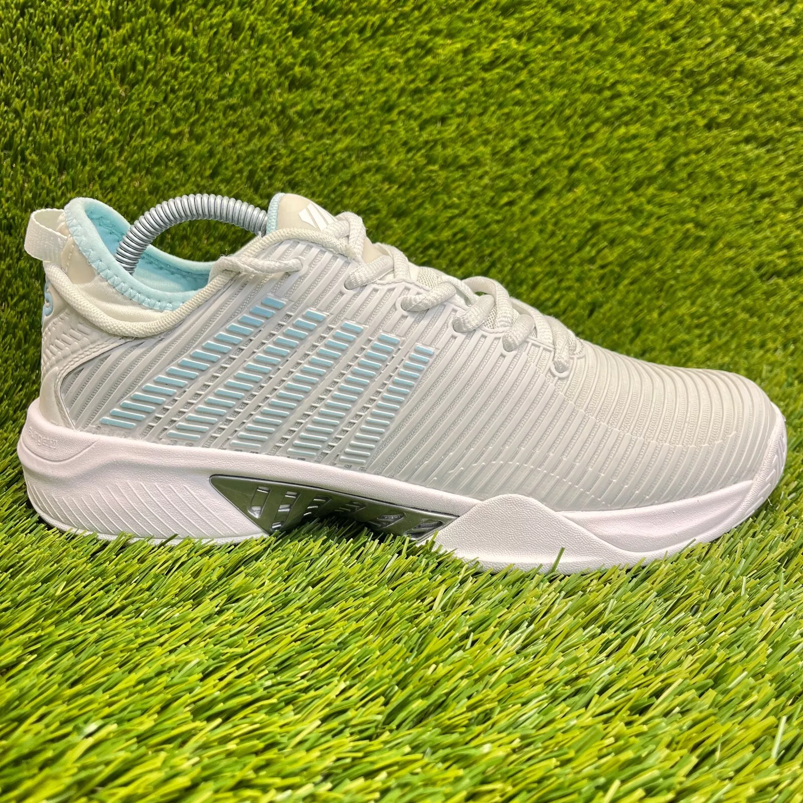 Baskets de tennis de course grises K Swiss Hypercourt Supreme pour femme pointure 10
