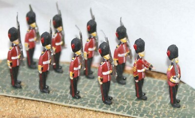 10 Guards Marching F12p BEMALT OO Skala Langley Modelle Menschen Figuren 1/76