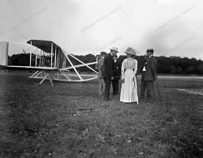 8x10 Print Alice Roosevelt Discussing Aircraft Wright Flyer Visible 1909 #250033