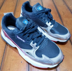 nike falcon kylie jenner