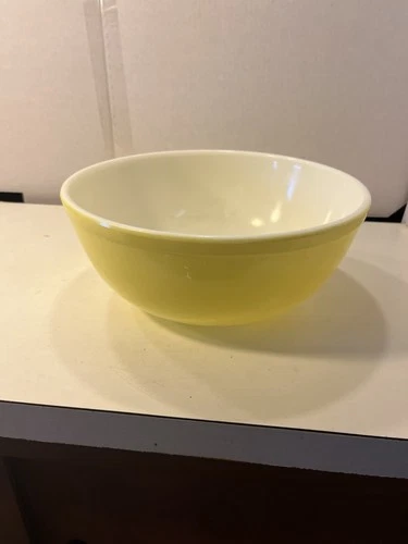 Vintage Pyrex Primary Color 4 Quart Yellow Mixing Nesting Bowl # 404