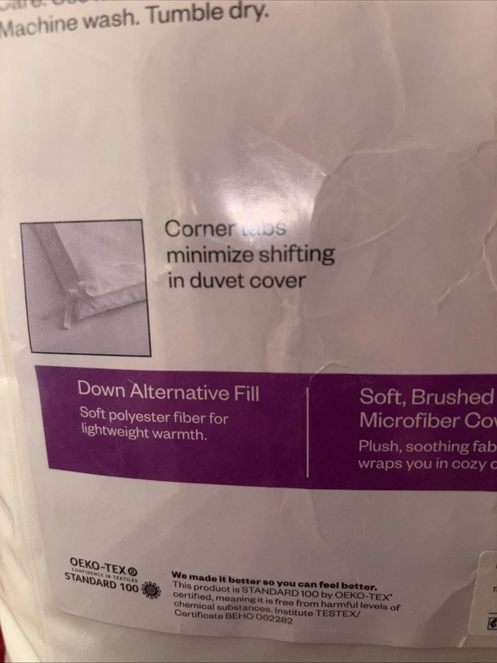 Room Essentials Down Alternative Comforter King Size White  108in x 94in - Image 3 of 4