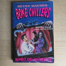 Bone Chillers #23 Romeo and Ghouliette Betsy Haynes 1990s Vintage Kids Horror