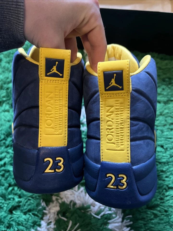 MUESTRA Air Jordan 12 PSNY Michigan Wolverines PE Foto 4 de 4