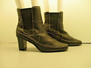 naturalizer white boots