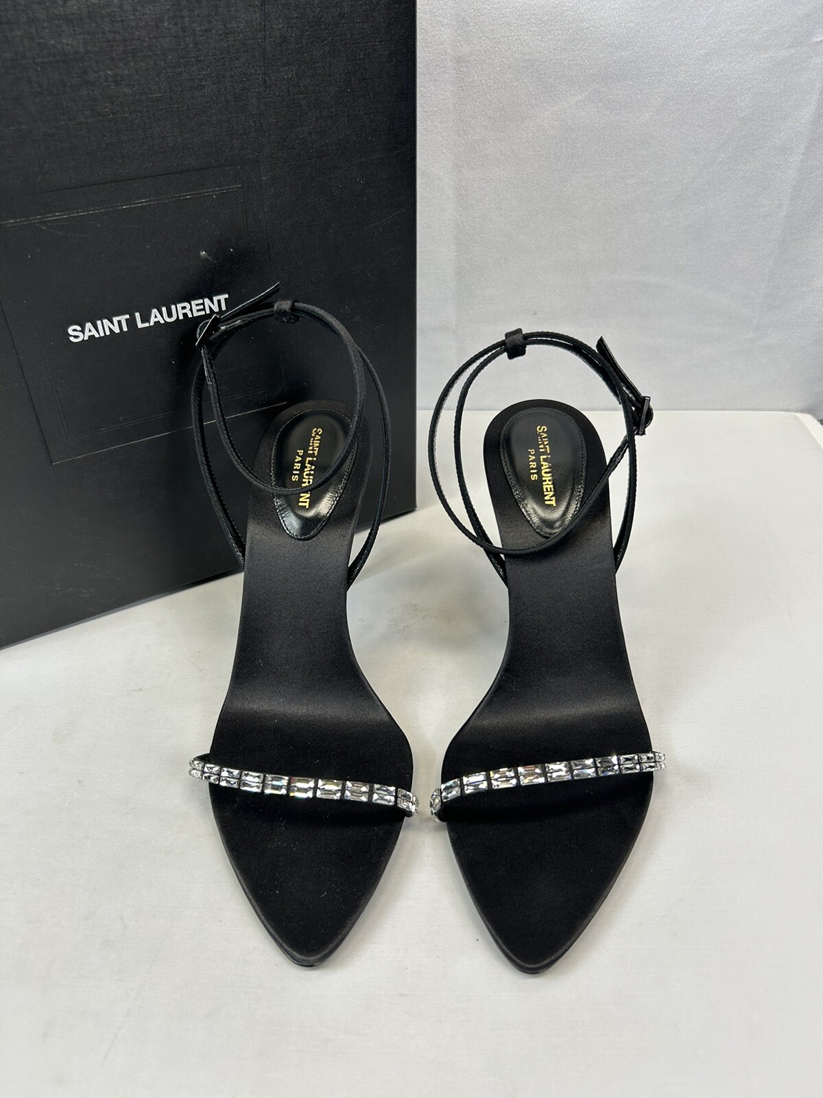 Sandalo Saint Laurent Gloria cinturino in cristallo nero taglia US 9