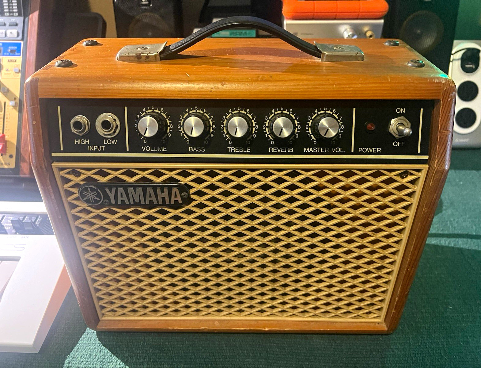 Yamaha G-5 G Series 10W Combo Amp