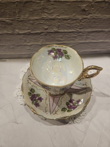 Beautiful Vintage Japan Iridescent Pink Floral Tea Cup and Saucer | Pedestal cup - Picture 8 of 8