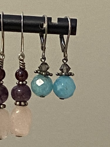 4 PAIRS MIXED LOT MULTIPLE COLORS CRYSTAL & GEMSTONE DANGLE EARRINGS - Picture 5 of 14