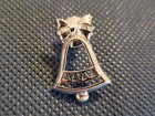 NIB AVON 1981 CHRISTMAS HOLIDAY OUTLINE FESTIVE BELL SILVER LAPEL TAC HAT PIN-1" — photo 1