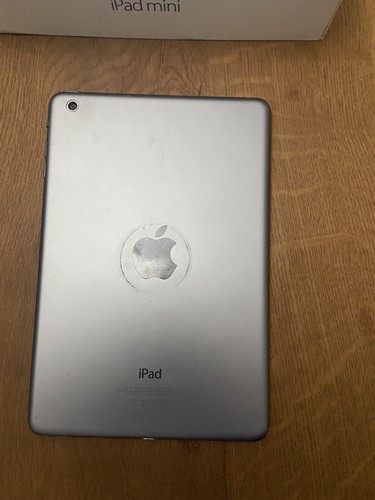 Apple iPad mini 1st Gen. 16GB, Wi-Fi, 7.9in - White & Silver - Picture 3 of 5
