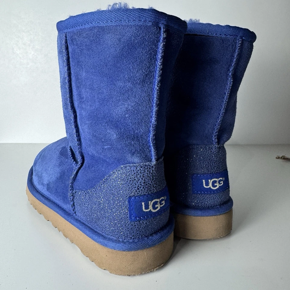 Bota de Invierno UGG Clásica Corta Serein AZUL para Niña-Talla 2Y Foto 3 de 4