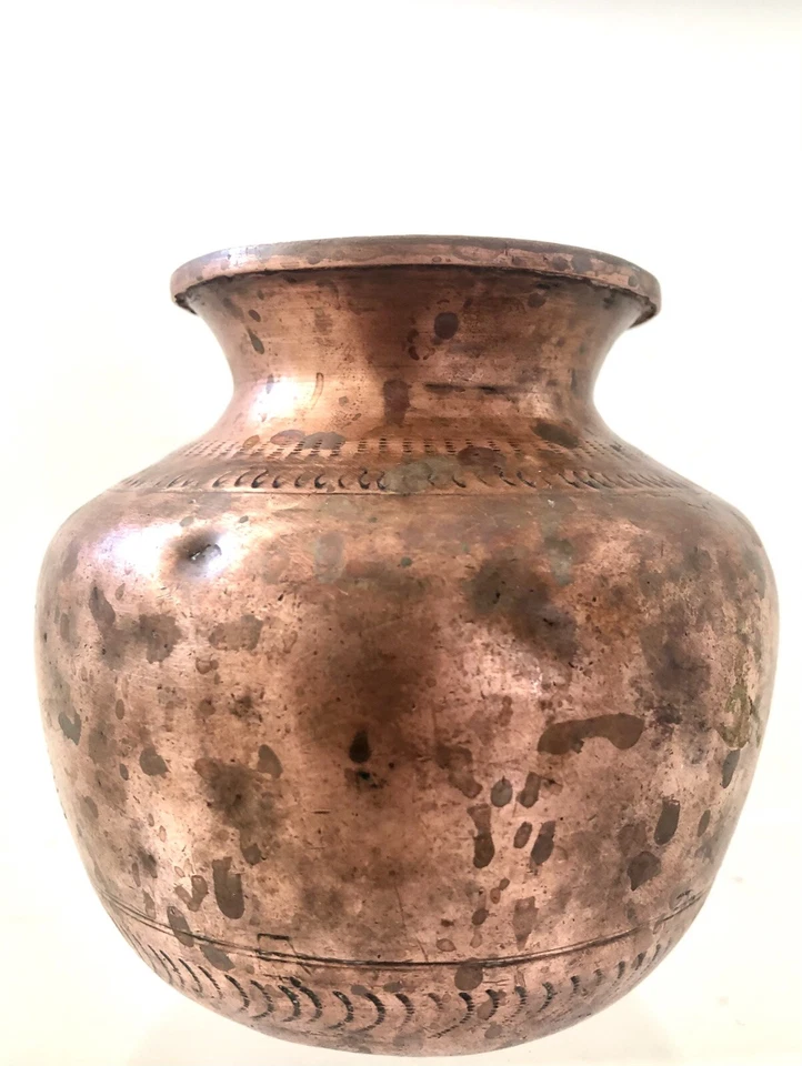 Olla antigua de metal de cobre de la India Lota Kalash del sur de la India hecha a mano Foto 3 de 4