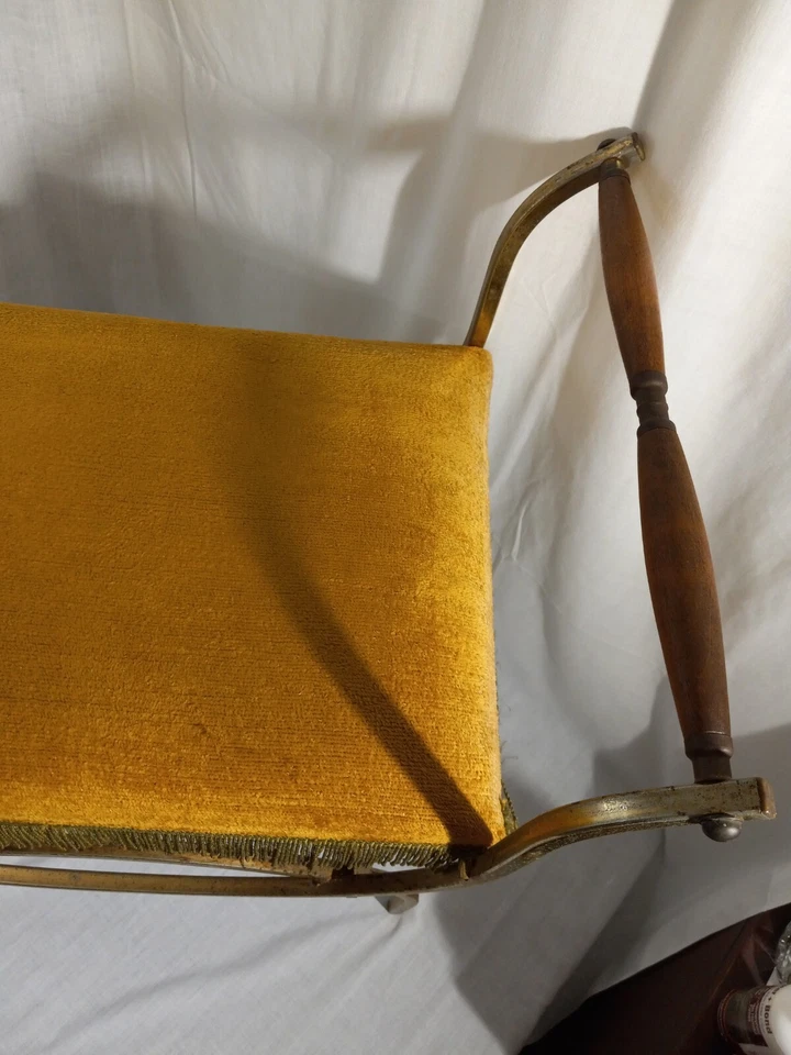 Banqueta vintage estilo regência Hollywood banco ouro verde oliva franja anos 70 - Imagem 4 de 4