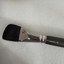 MAC 174 LARGE ANGLED CONTOUR BRUSH - NEW IN SLEEVE - NATURAL HAIR DISCONTINUED