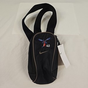 nike sportswear essentials crossbody bag in black