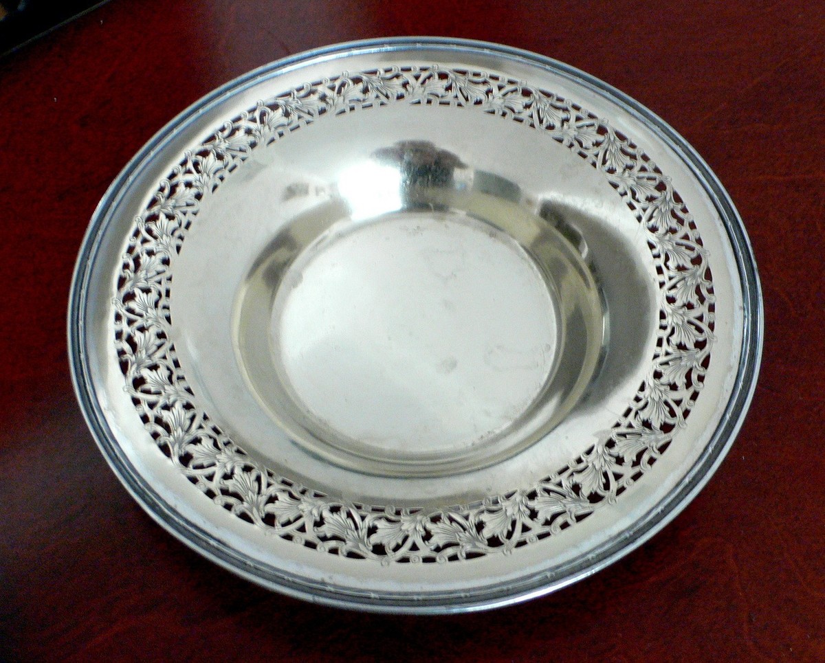 VINTAGE T&T SILVER-PLATED ENGRAVED ROUND PLATE.N.R. | eBay