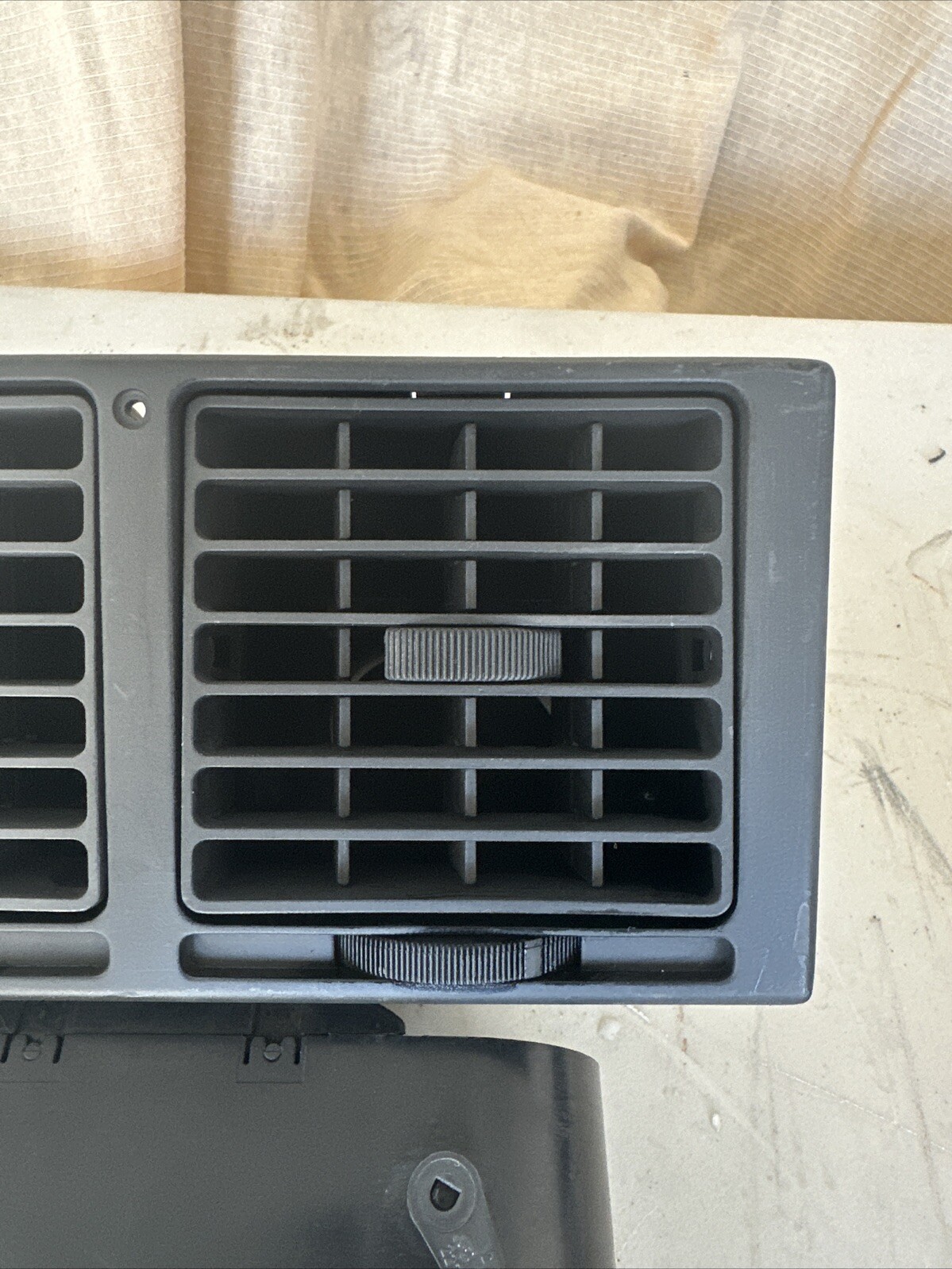 Ferrari 348 355 Central Dash Air Vent Diffuser Alarm Light P/N 64320000 P/R READ