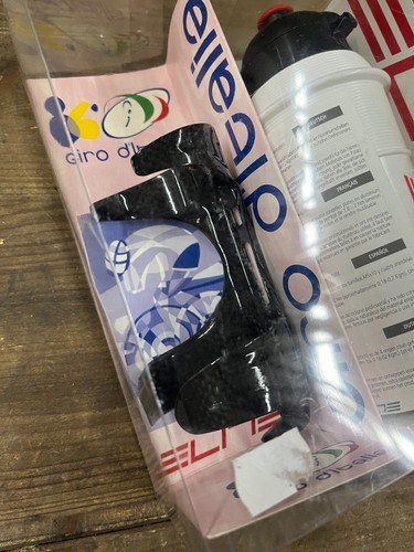 Botella ELITE GIRO D'ITALIA + Jaula de Botella de Carbono - Nuevo en Caja - Imagen 4 de 4