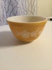 Vintage Pyrex Butterfly Gold Flower  1 1/2pt. 401  Bowl