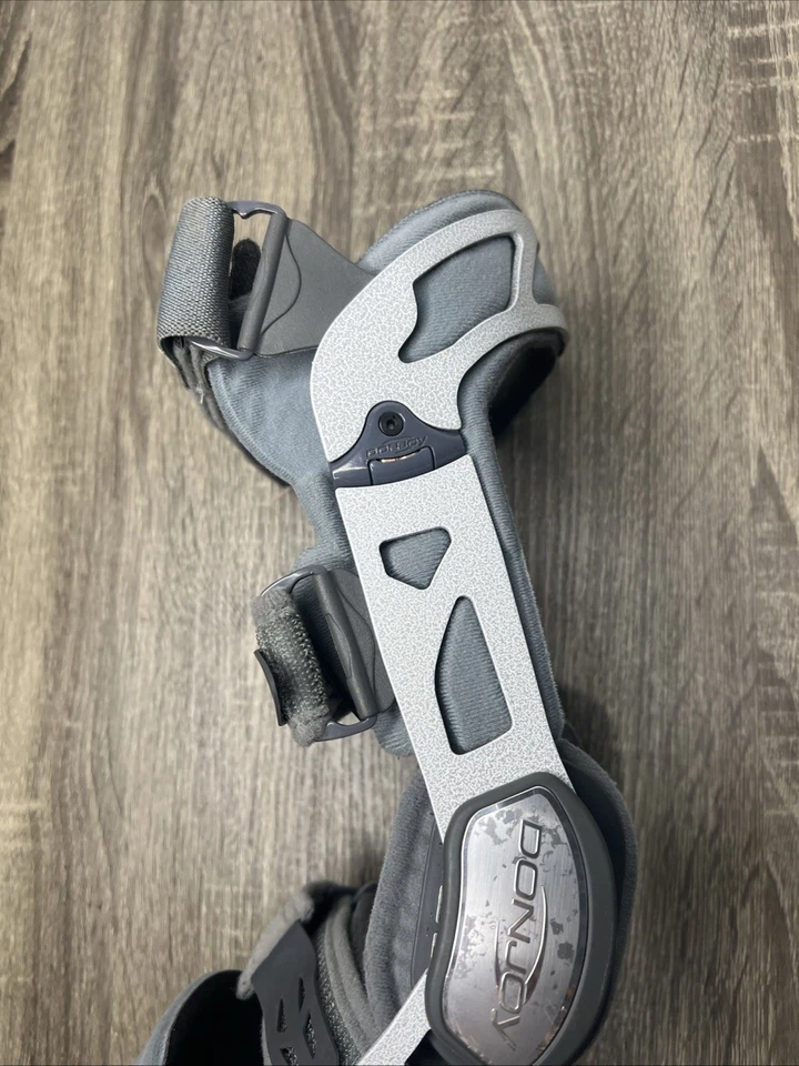 Rodillera DonJoy OA Nano Ajustador Lateral Izquierdo Talla Pequeña Foto 4 de 4