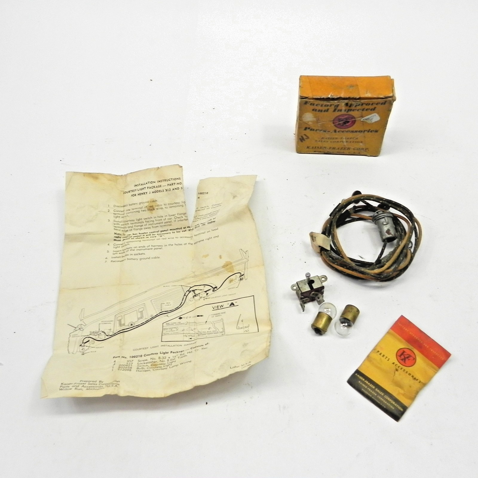1951-1952-1953-1954 HENRY J KAISER NOS COURTESY LIGHT WIRING SWITCH KIT + BULBS