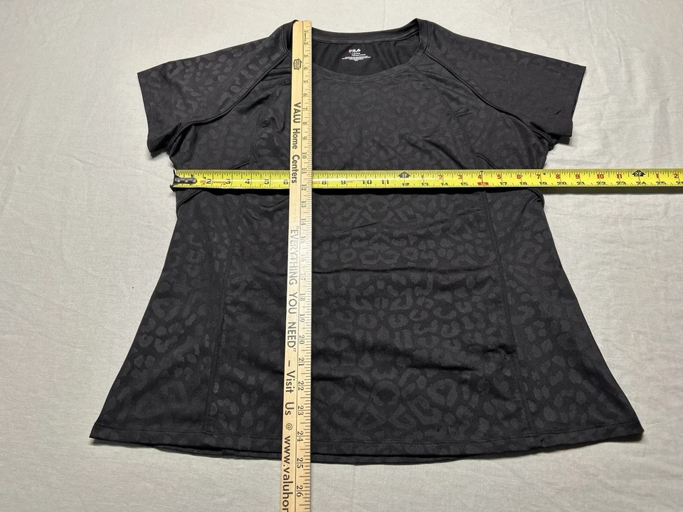 Camiseta deportiva FILA para mujer negra elástica bolsillo trasero talla grande estampado de leopardo Foto 3 de 4