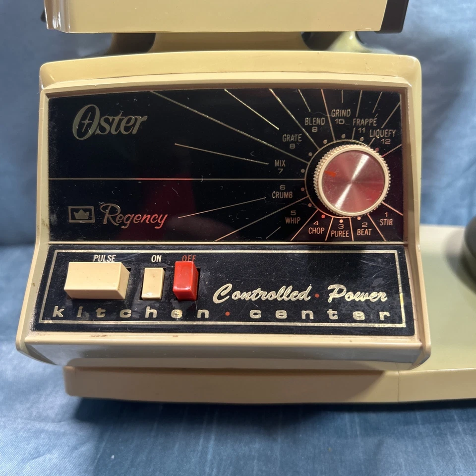 Mezclador de centro de cocina Oster Regency de colección procesador con accesorios Foto 2 de 4