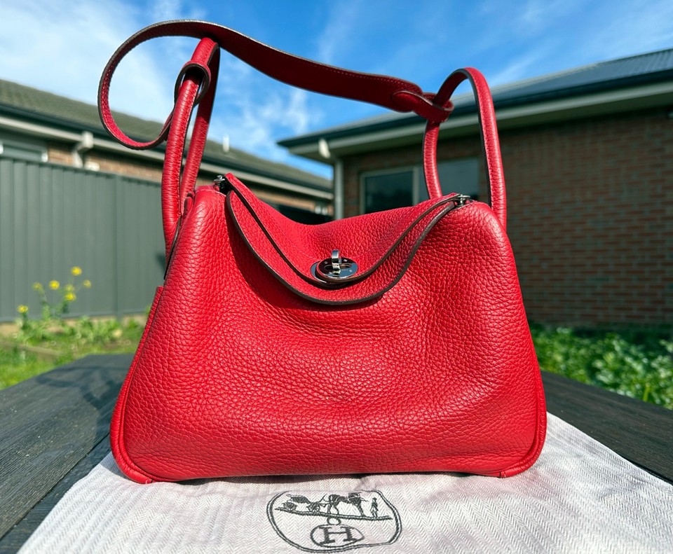 Authentic HERMES Lindy 26 Red Taurillon Clemence Leather Shoulder Bag PHW Q5