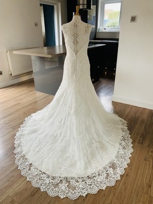 Atemberaubendes Allure Brautkleid (Stil 9113) elfenbeinfarben Spitze Fit & Flare UK 10