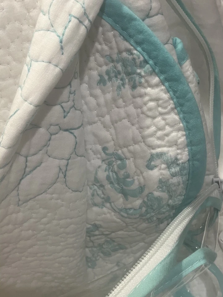 Cynthia Rowley Chantal White Full / Queen Quilt with Aqua Detailing 88"x 92" NEW - Image 4 of 4