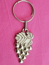 UN PORTE CLEF CLEFS vigne vin