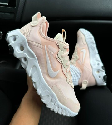 F5- SIZE 6 WOMEN'S NIKE REACT ART3MIS ORANGE PEARL/WHITE/IVORY CN8203-800