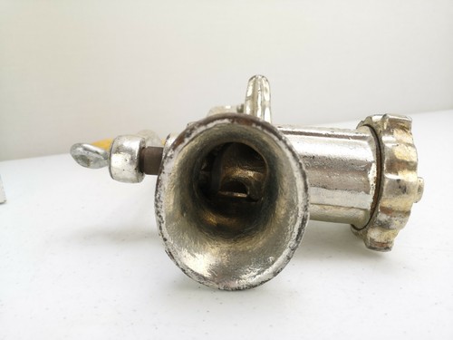 Estilo Vintage SUNNEX Plata Metal Fundido MANO Mingadora Carne Mezcladora Manija de Madera En muy buen estado - Imagen 7 de 10
