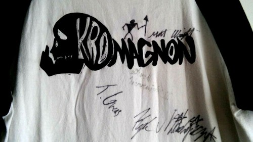 BAND AUTOGRAPHED Black & White XL 50" Chest/Bust Kromagnon Band Tee - Picture 2 of 3