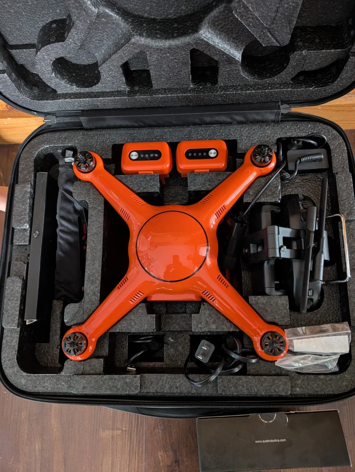Drone Autel Robotics X-Star Premium com câmera 4K e estojo rígido laranja - Imagem 2 de 3