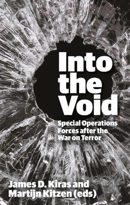 James D. Kiras Into the Void (Gebundene Ausgabe)