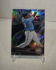 2022 Panini Chronicles Spectra Prizm Salvador Perez #77 Kansas City Royals