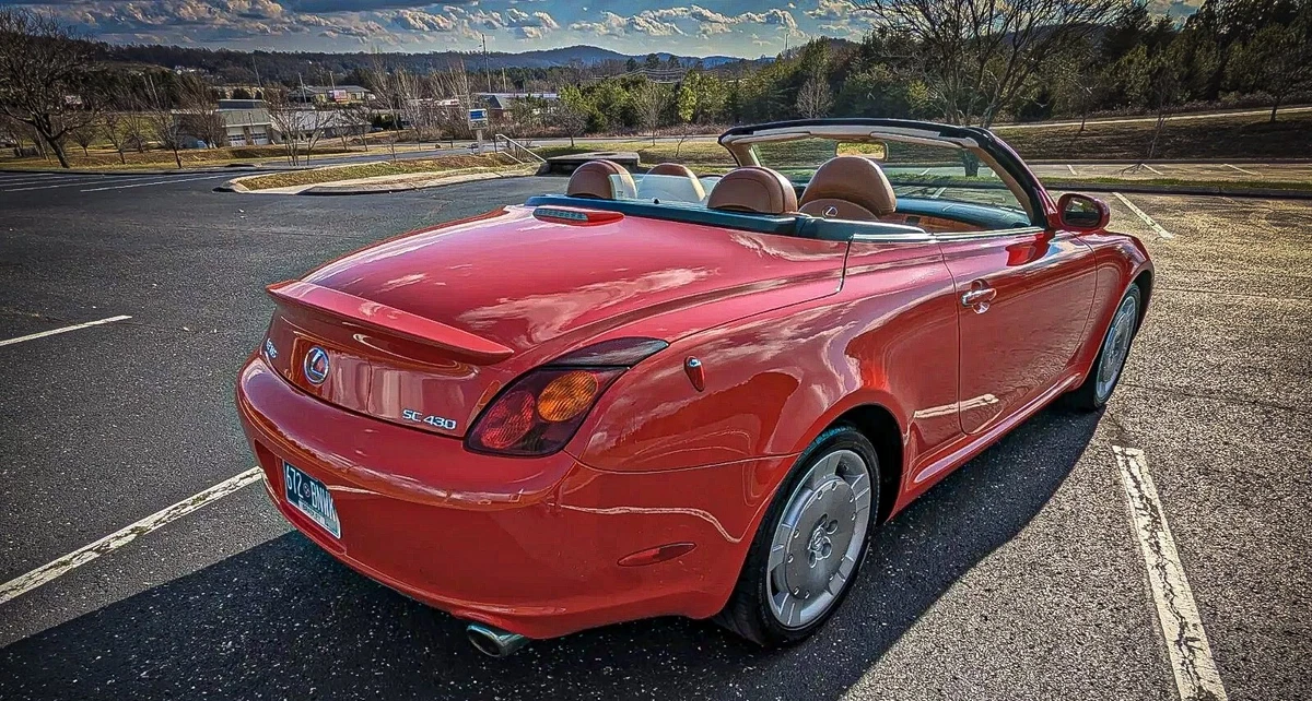 2005 Lexus SC430 - right rear profile