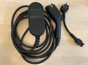 Fast EV charger for Rivian R1S R1T mobile portable charging cable 32A 32 amp OEM