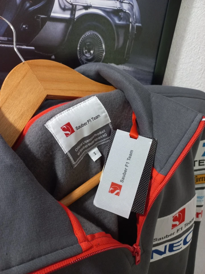 SAUBER F1 Red Bull Racing Sponsor Sweater Sweatshirt Size S Grey tags PIRELLI - Image 4 of 4