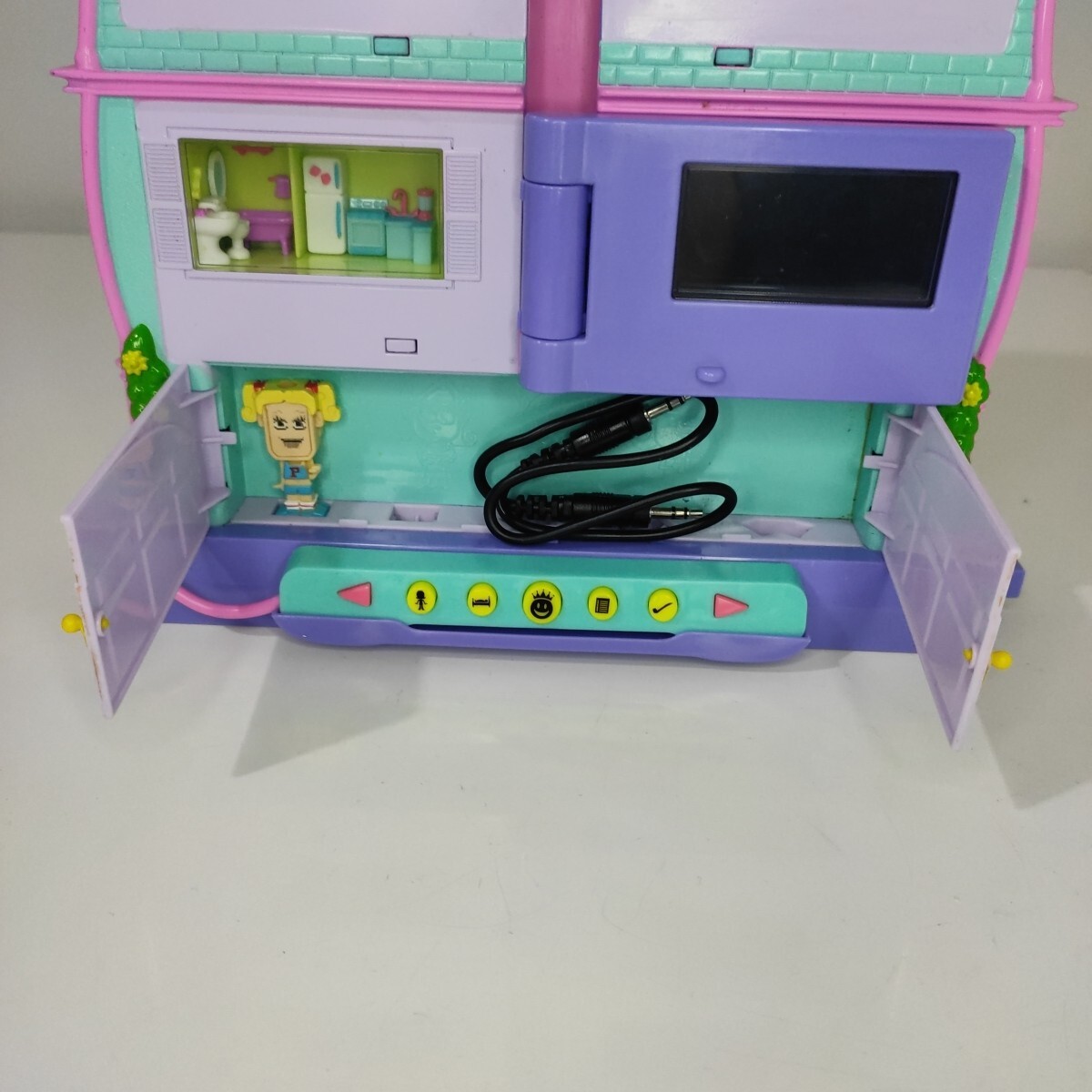 ROOMIES HOUSE APARTMENT Pixel Chix Electronic Game 2006 Mattel Working