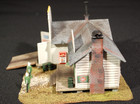 Sinclair Gas Station Built & Painted White AHM Building Structure HO 1:87 Scale — photo 3